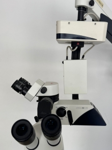 Microscópio Leica M220